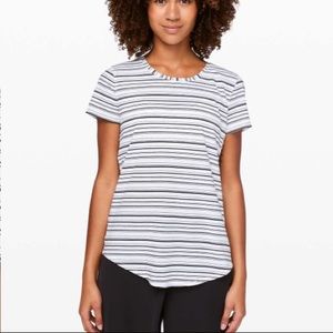 Lululemon Love Crew III size 6